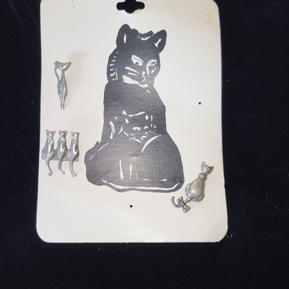 Retro cat pins. Brooch Silvertone or pewter